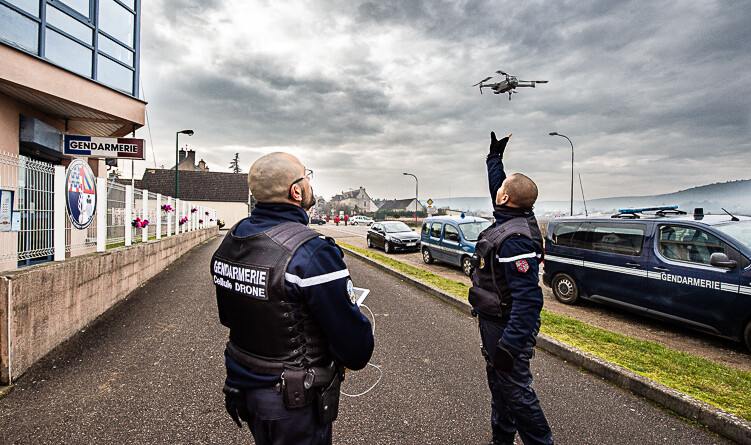 Télé-pilotes de drone