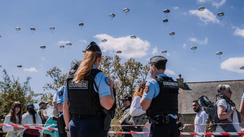 Gendarmes sécurisant l'évènement.