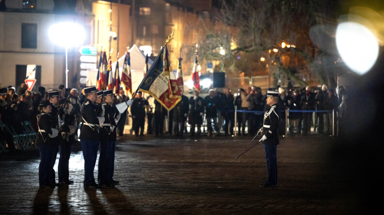 Cérémonie de remise de drapeau au Groupement de gendarmerie départementale de la Sarthe, au Mans