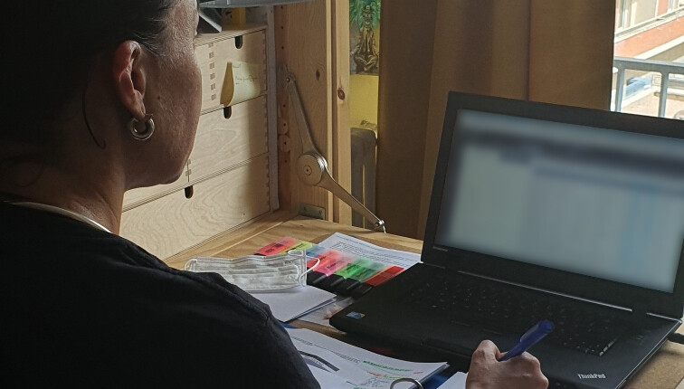 Agrandir l'image Depuis son domicile, la maréchal des logis-chef Magalie prend chaque jour contact avec les victimes de violences conjugales identifiées durant la période de confinement.