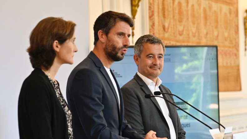 Tony Estanguet s'adressant à la presse.