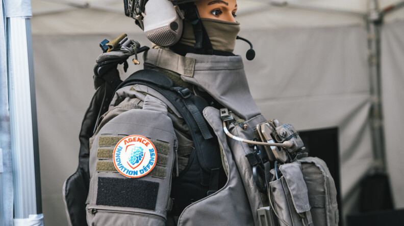 Le projet d'exosquelette-armure test&eacute; par le GIGN.