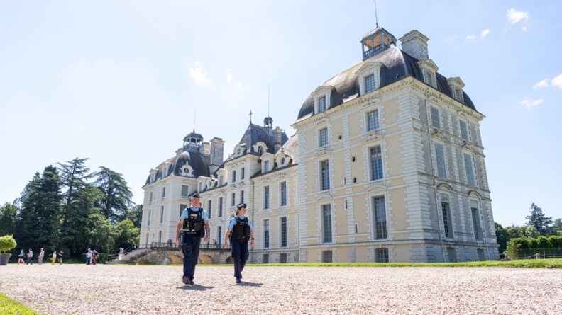2 réservistes en renfort DEPP derrière le château de Cheverny