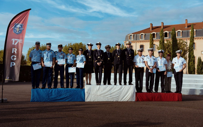 Podium Avion.jpeg