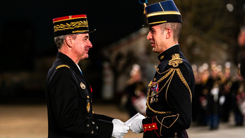 Agrandir l'image Cérémonie de remise des sabres aux Officiers du rang de la promotion "Ceux de Stonne"