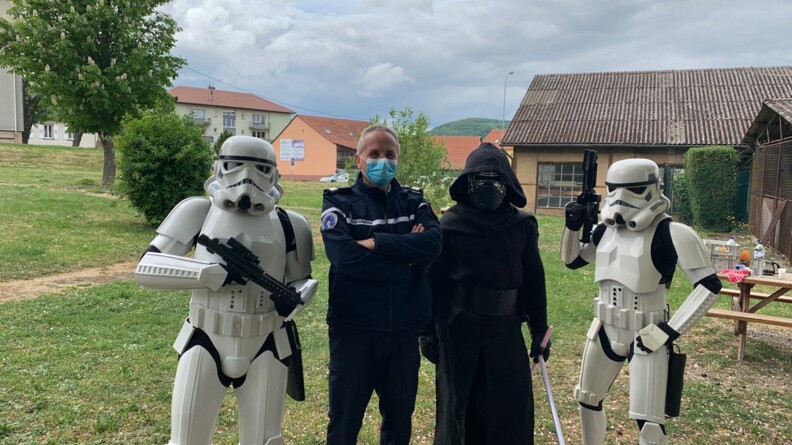 Les gendarmes de Saverne et Dark Vador