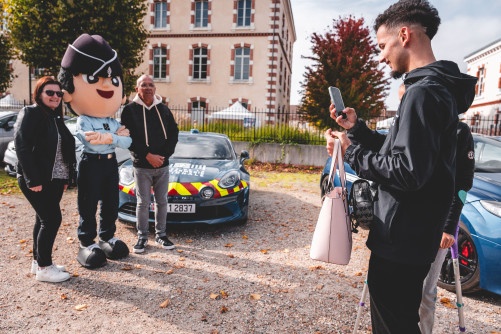 theo et visiteurs.jpg