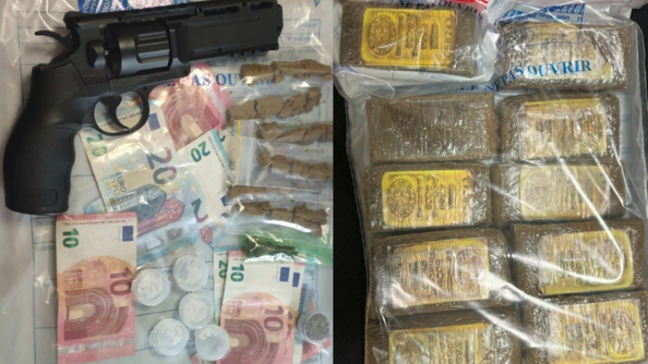 Saisie d'un pistolet et d'argent liquide ainsi que de réine de cannabis conditionnée