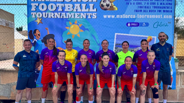 L'équipe féminine de Five réunie.