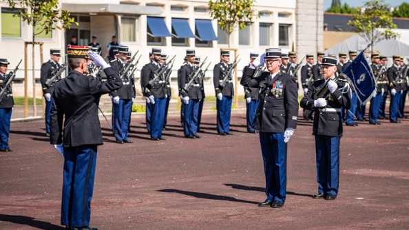 C&eacute;r&eacute;monie militaire &agrave; l'occasion des 50 ans de la SR de Rennes