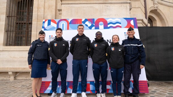 La porte-parole Marie-Laure Pezant et le major Denis Arial, avec 4 SHND gendarmerie, Timmy Gillion, Jean Quiquampoix, Maxime Pauty et Marjorie Delassus