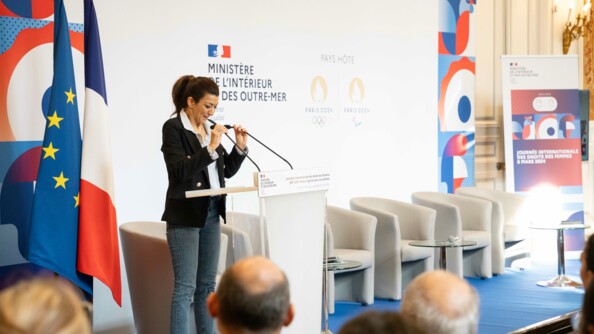 la secrétaire d'Etat, Sabrina Agresti-Roubache.