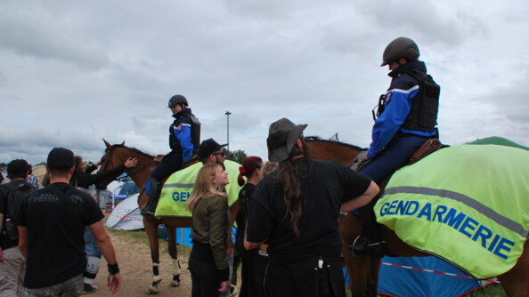 Contact avec les festivaliers.JPG