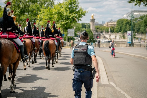 Escorte souverains Thaïlande - cavaliers et Garde à pied