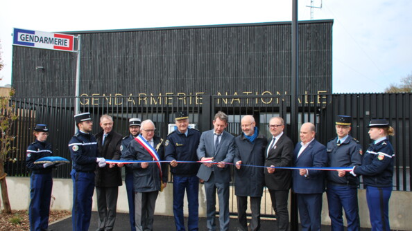 Inauguration de la nouvelle caserne de gendarmerie de Sainte-Pazanne par le général d’armée Christian Rodriguez, Directeur général de la gendarmerie nationale (DGGN), vendredi 14 avril, en présence du maire de Sainte-Pazanne, Bernard Morilleau, du président de Pornic Agglo - Pays de Retz et maire de Pornic, Jean-Michel Brard, du sous-préfet de Saint-Nazaire, Michel Bergue, et du commandant de la Région de gendarmerie des Pays-de-la-Loire, le général de division Roland Zamora.