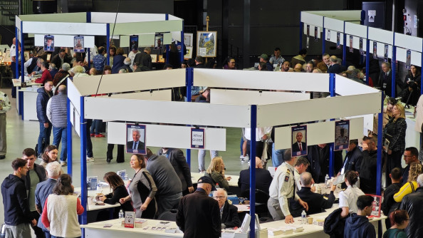 Vue générale du salon du livre militaire de Brive