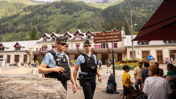 Patrouille de gendarmes à Chamonix-Mon-Blanc.