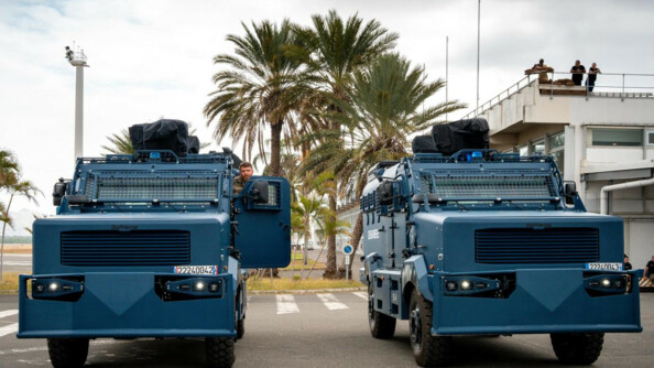 Deux Centaure de la gendarmerie vus de face en Nouvelle-Calédonie