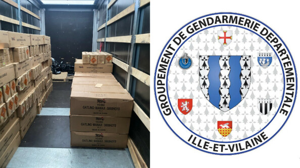 A gauche des cartons entreposés dans un camion, à droite la rondache de la gendarmerie d'Ille-et-Vilaine