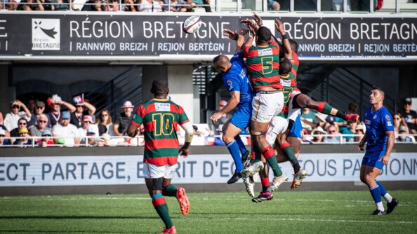 Action lors de la finale de la coupe du Monde militaire de rugby entre la France et Fidji, le 10 septembre à Vannes, dans le Morbihan.