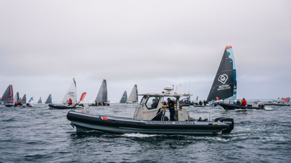 Zodiac d'une brigade nautique engag&eacute;e sur le Vend&eacute;e Globe.