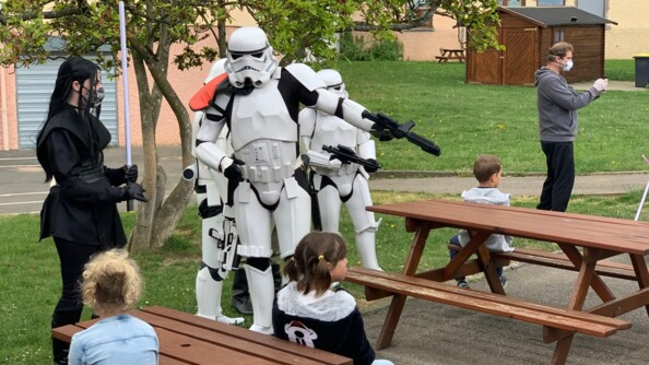 Les gendarmes de Saverne et Dark Vador