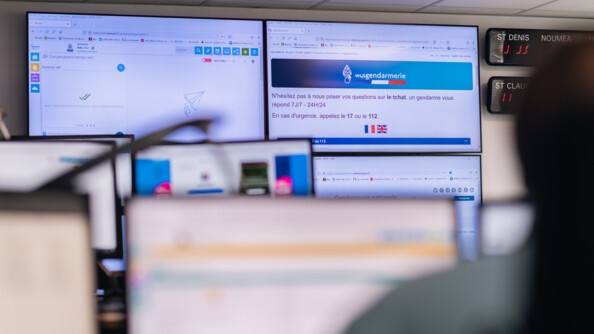 Postes informatiques de la BNUM.