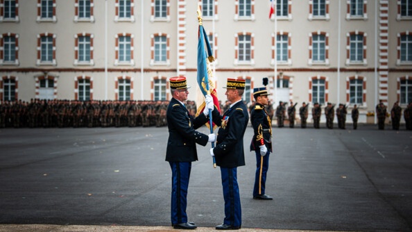 Mercredi 25 septembre 2024, le général de division Frantz Tavart a été investi de ses fonctions de commandant de l’Académie militaire de la gendarmerie nationale (AMGN) par le général de corps d’armée Laurent Bitouzet, chef du Commandement des écoles de la gendarmerie nationale (CEGN).