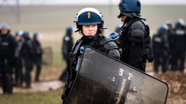 femme en gendarmerie mobile