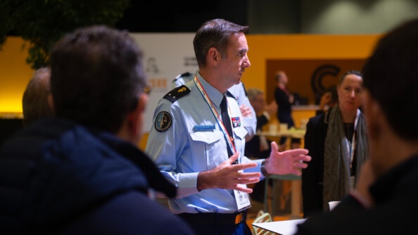 Mercredi 22 novembre, dans le cadre du Salon des maires et des collectivités locales, une vingtaine d’élus a pris part à un rendez-vous matinal, organisé par le Commandement pour l’environnement et la santé (CESAN), en présence de plusieurs personnels de l’unité, dont son commandant, le général Sylvain Noyau.