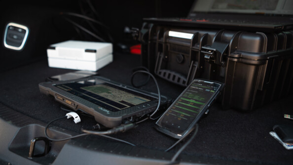Photo montrant les moyens utilisés pour effectuer la quantification des réseaux (téléphone, tablette, ordinateur)
