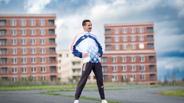 Mehdi Frère s'échauffe