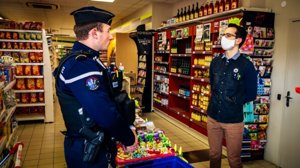 prise de contact avec un commerce de proximité