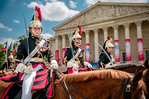 Escorte souverains Thaïlande - cavaliers Panthéon