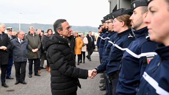 Ce vendredi 22 novembre 2024, le ministre de l’Intérieur, Bruno Retailleau, était en déplacement dans le département de la Haute-Loire. Lors de cette visite, il a notamment rencontré les militaires qui arment la brigade de Bas-Monistrol.