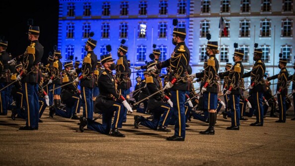 Cérémonie de remise des sabres aux élèves-officiers de l'EOGN (3).JPG
